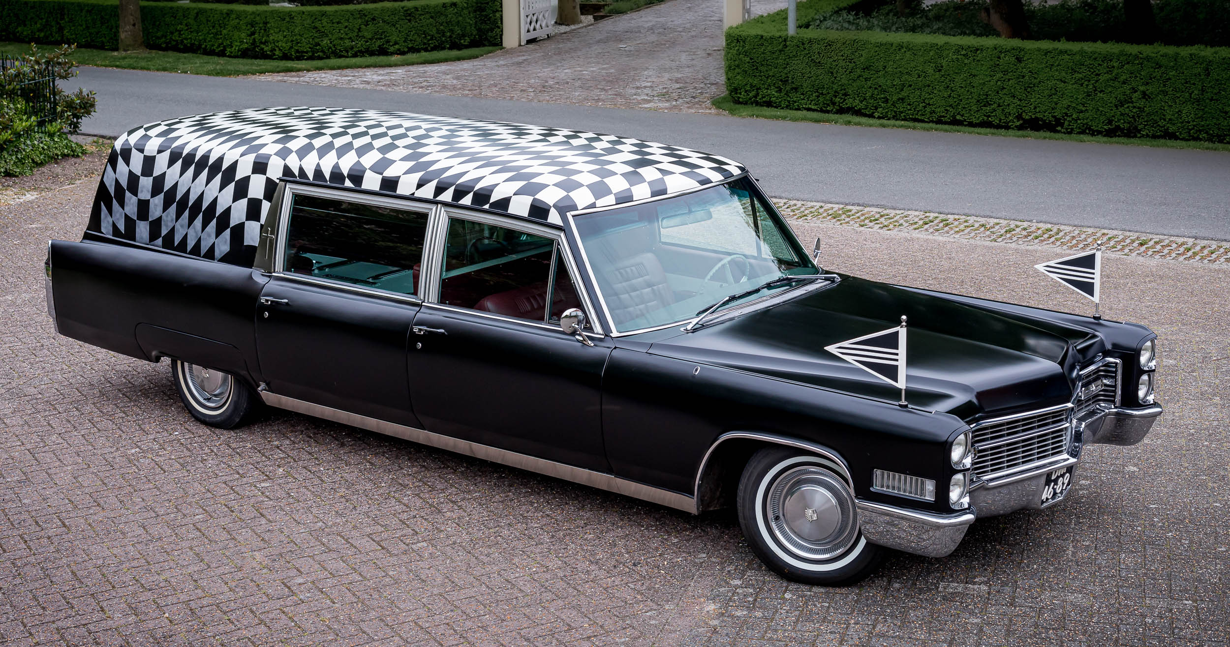 Cadillac Hearse 1966 zwarte rouwauto